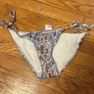 Patterned tie bathing suit bottoms